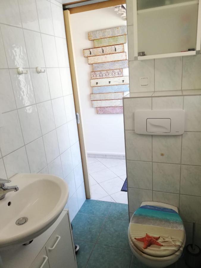 Apartment 21